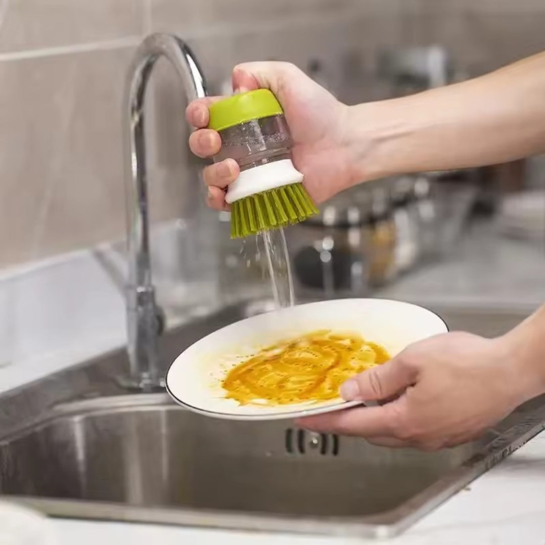 Cepillo para platos con dispensador de jabón